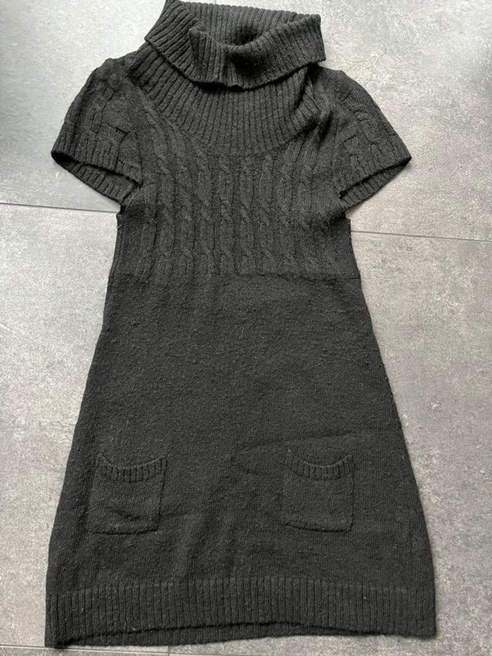 Robe pull noir taille 1