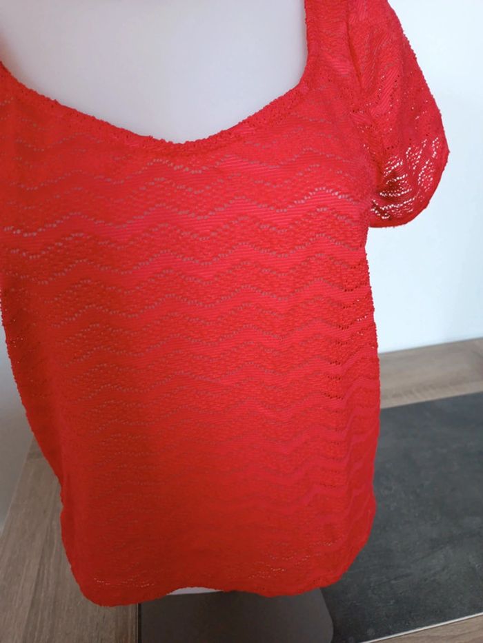 Tee-shirt rouge - photo numéro 2