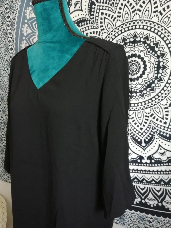 Robe noire manches trois quart col v / camaïeu / (M) - photo numéro 4