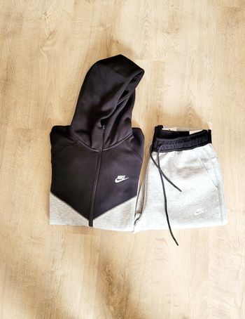 Enssemble Nike tech