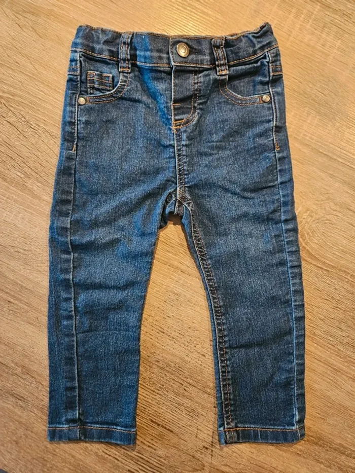 Jeans taille 18 mois 🌸
