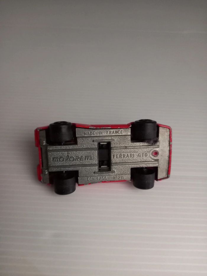 Majorette Ferrari gto - photo numéro 4