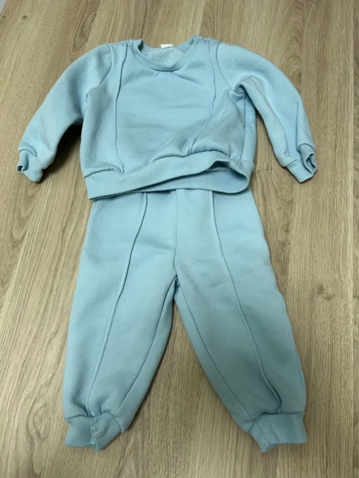 Lot vêtements bébé taille 12/18 mois - photo numéro 2