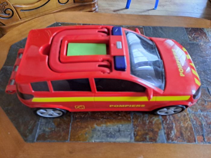 Très grosse voiture pompier qui s'ouvre - photo numéro 4