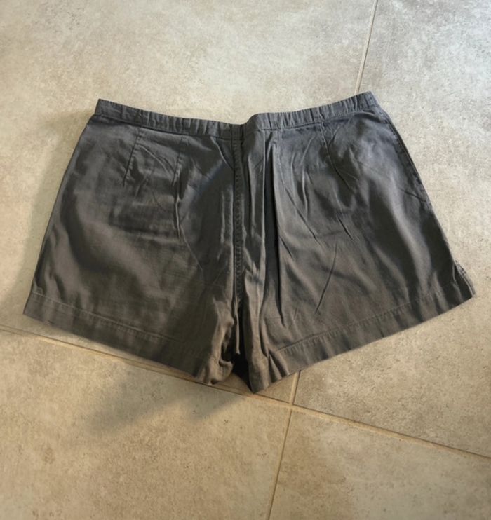 short léger - photo numéro 2