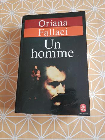 Un homme de Oriana Fallaci