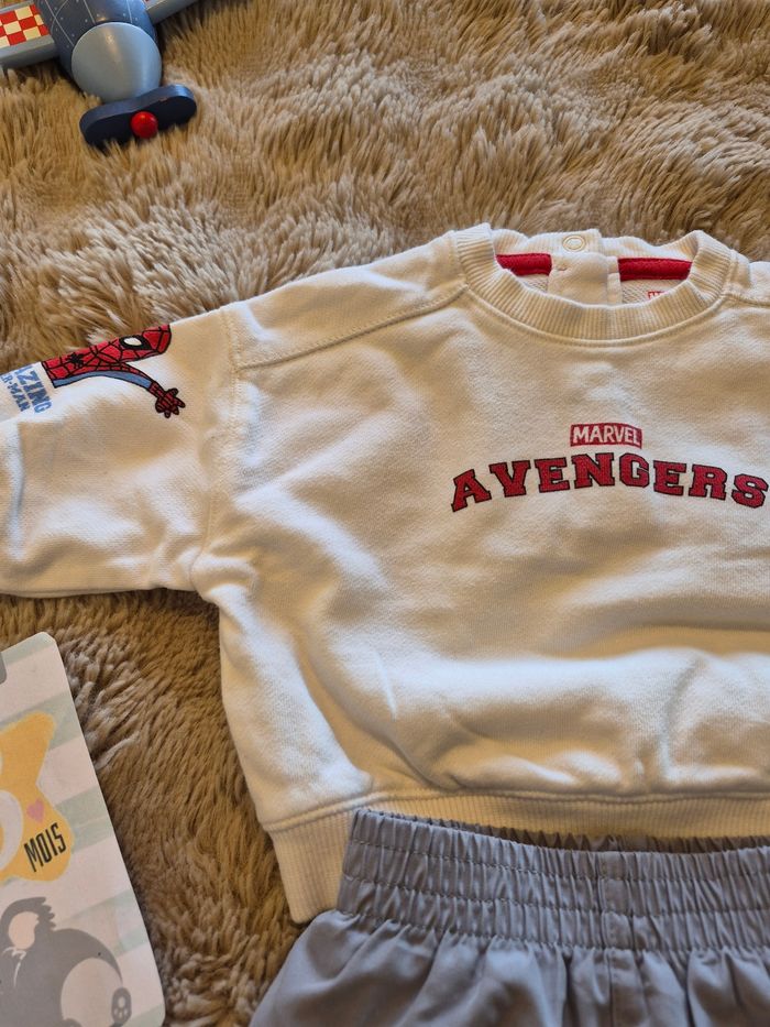 Pull Avengers avec pantalon - photo numéro 2