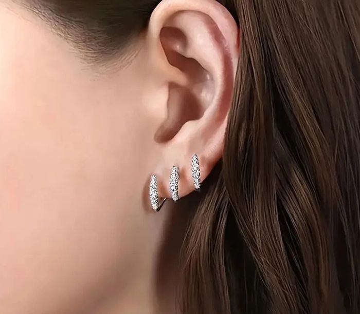 Paire de boucles d’oreilles 1 trous mais effet 3 trous argenté mais - photo numéro 3