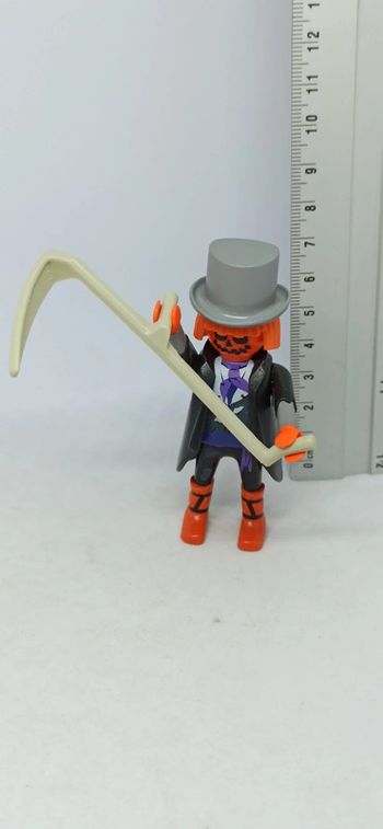 Homme citrouille avec faux playmobil