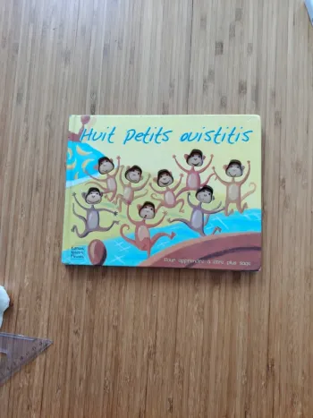 Huit petits ouistitis