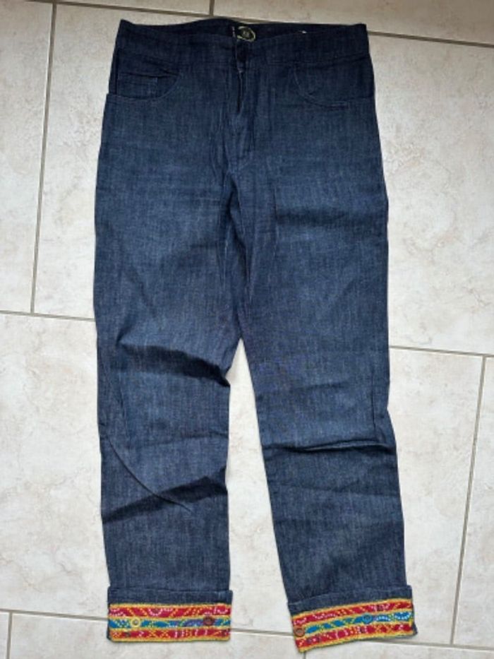 Pantalon brodé