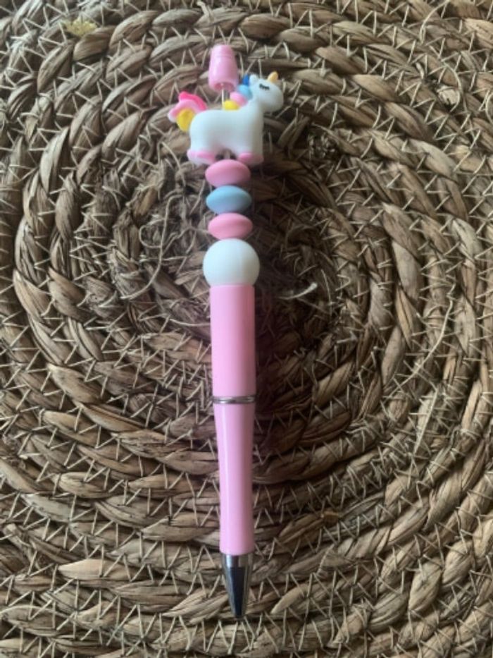 Stylo personnalisé licorne 🦄 avec des perles en silicone
