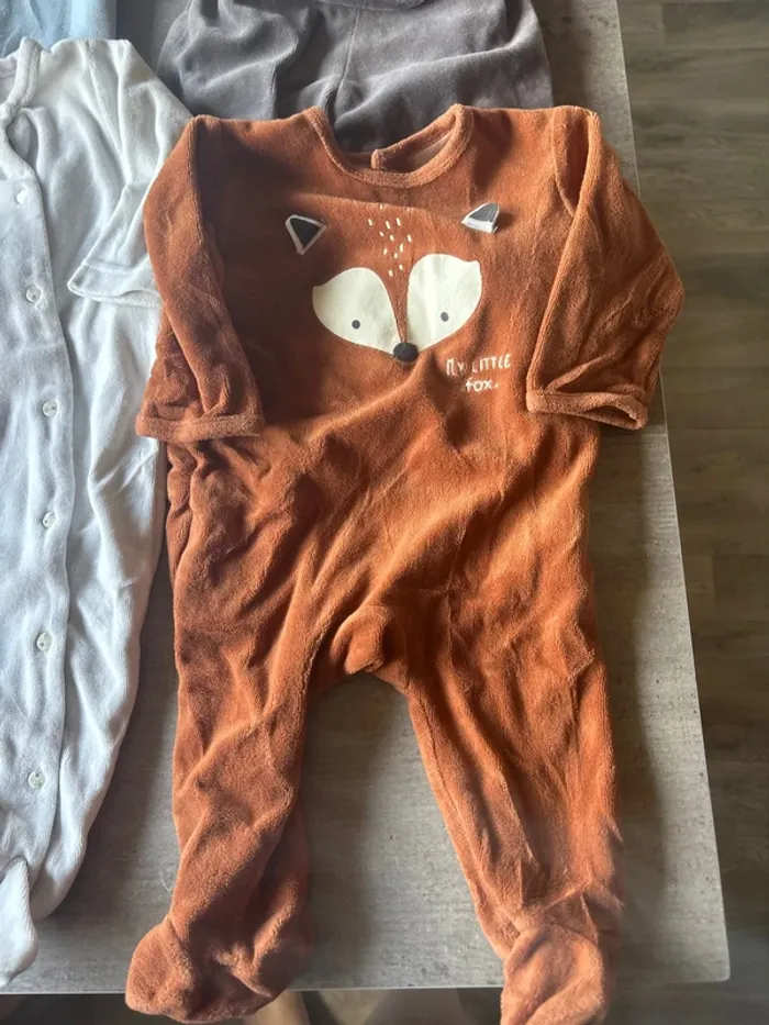 Lot Pyjama 6 mois - photo numéro 2