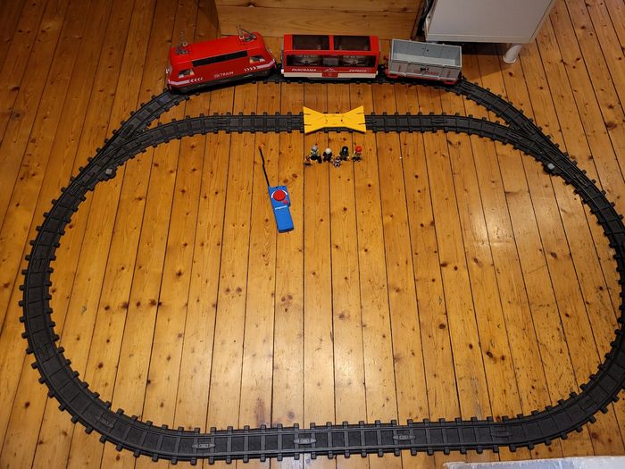 Très beau train  🚉 Playmobil 4010, complet sans boite + wagon panorama express 6342 - photo numéro 2