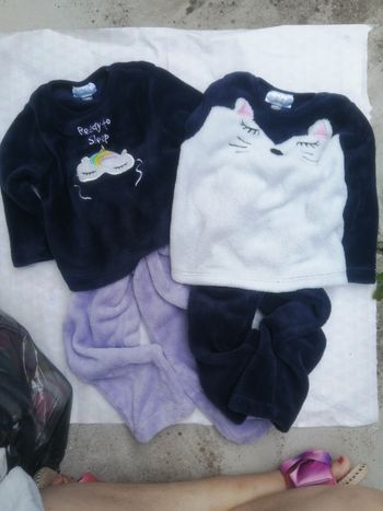 Lot de 2 pyjamas polaire taille 3ans