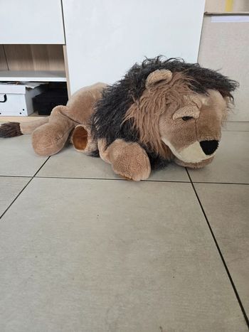 Grosse peluche lion