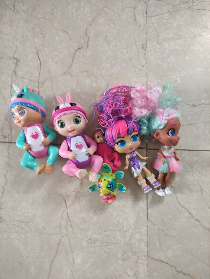 Lot de poupées