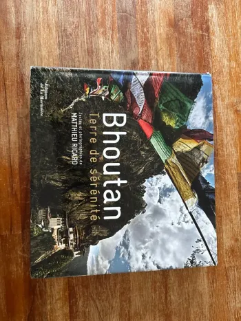 Livre bhoutan terre, de sérénité