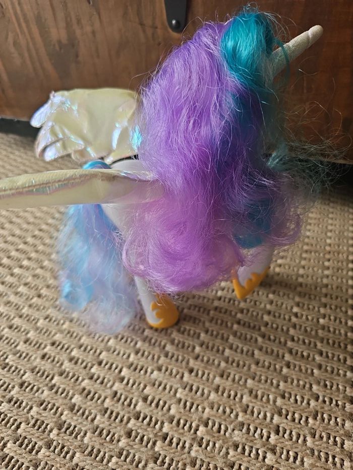 My little pony sonore et lumineux Queen chrysalis et princesse celestia - photo numéro 14