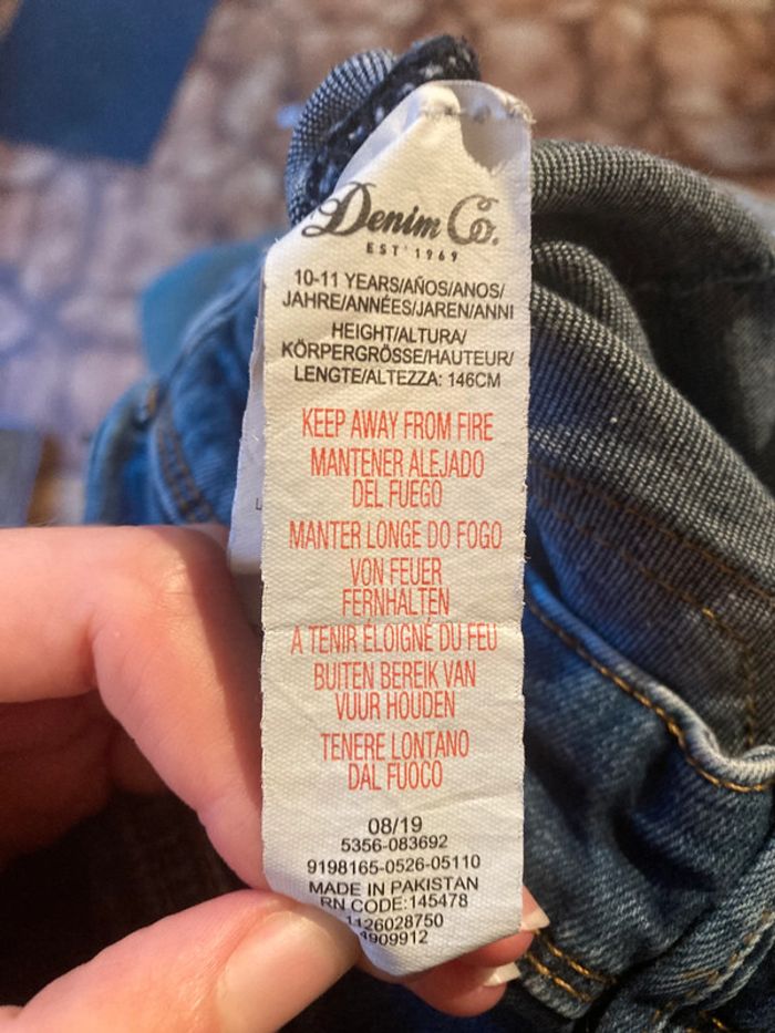 jean bleu déchiré - photo numéro 10