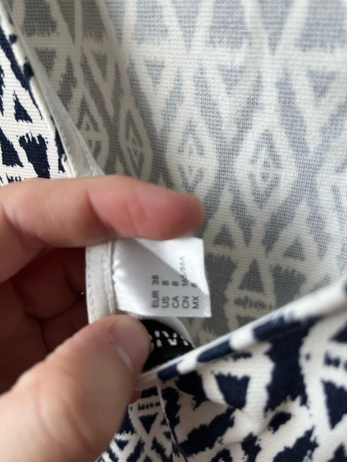 Robe à motifs femme Divided H&M taille 38 couleur bleu marine blanc état neuf - photo numéro 3