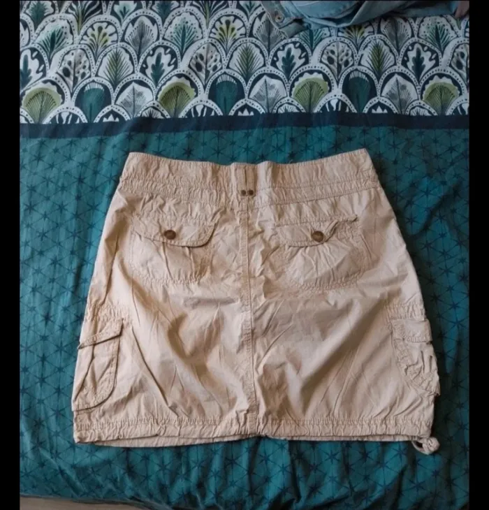 Jupe courte taille 42 neuve jamais portée - photo numéro 5