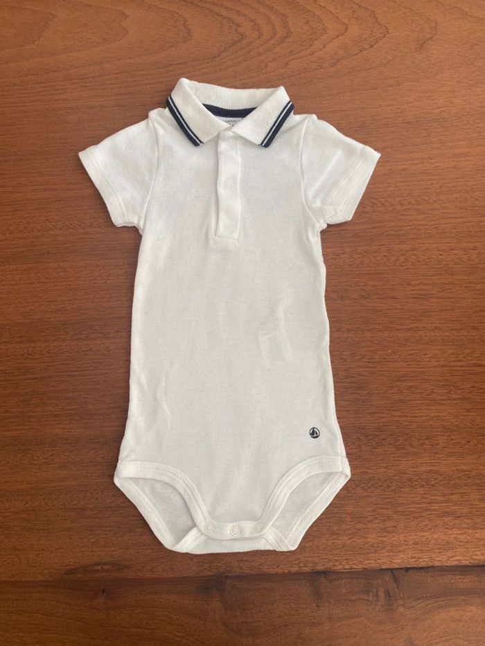 Body avec col Petit Bateau taille 6 mois