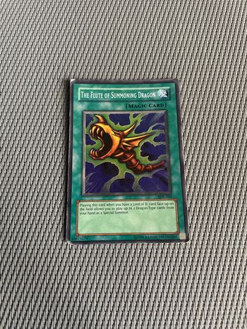 Carte Yu Gi Oh Anglais The Flute of Summoning Dragon SDK-042