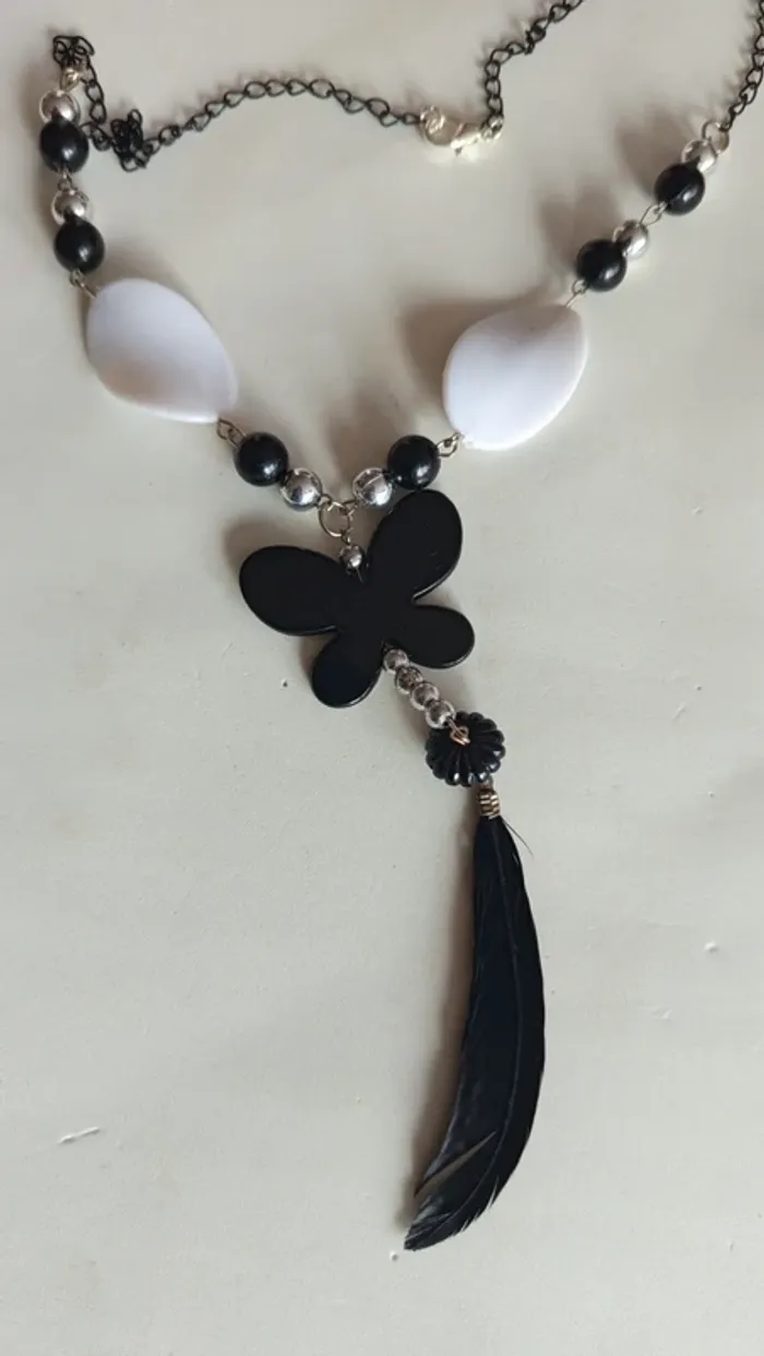 Collier papillon - plume - photo numéro 2