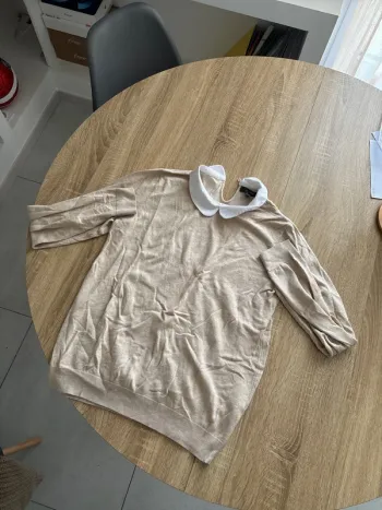 Pull avec col beige