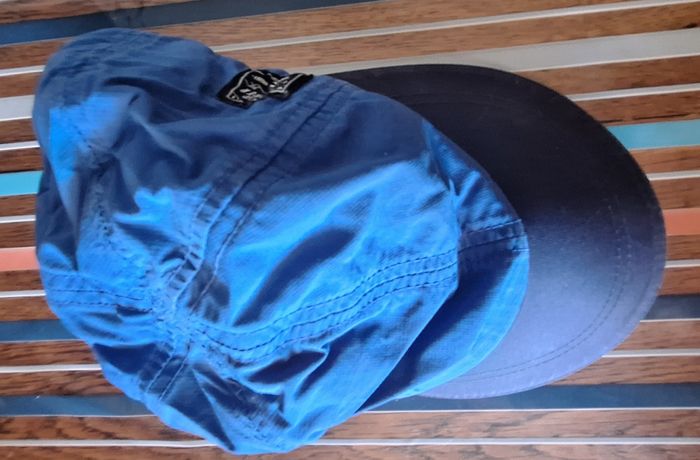Casquette bleu bébé