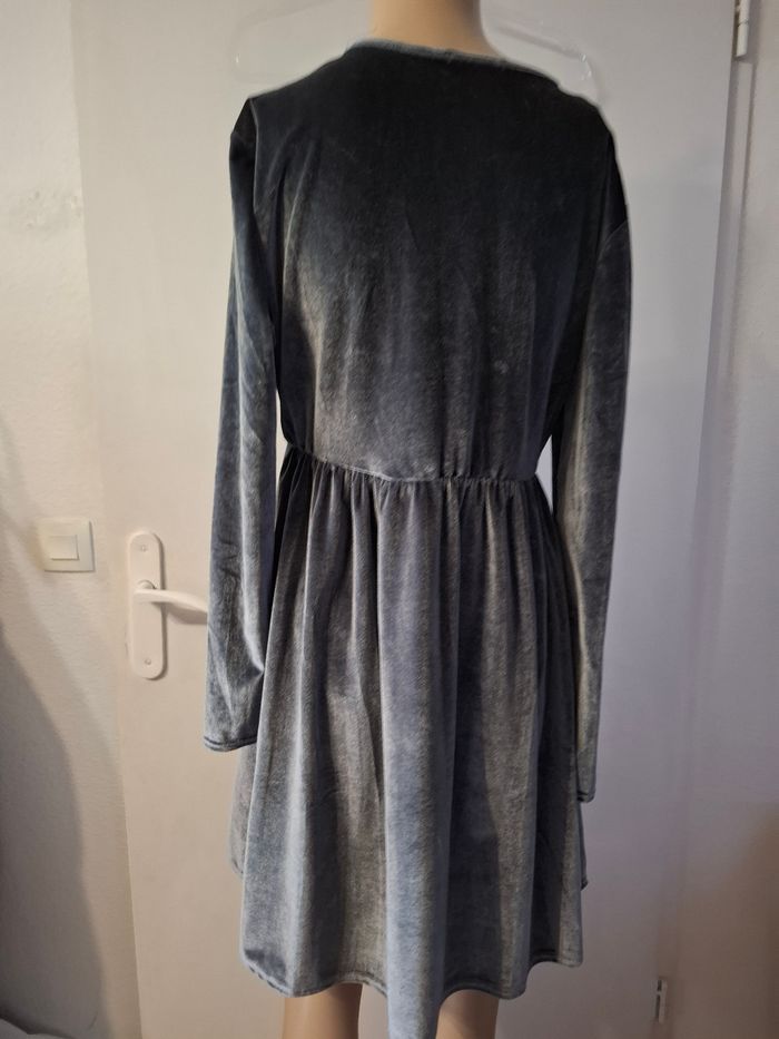 Robe velours gris taille 36 en très bon etat - photo numéro 3
