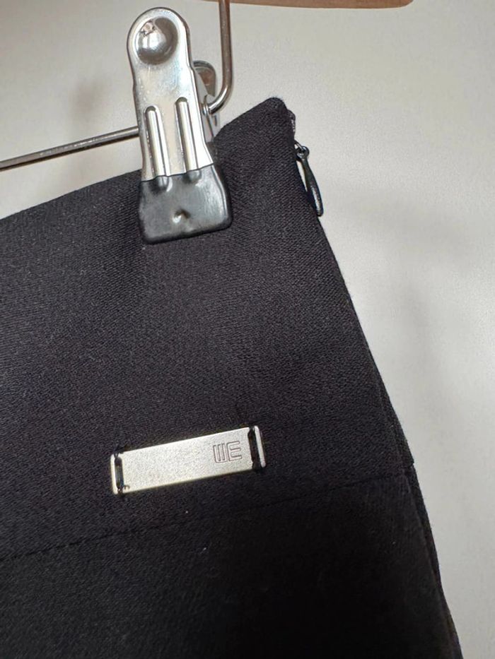 Jupe en trapèze noir - photo numéro 2