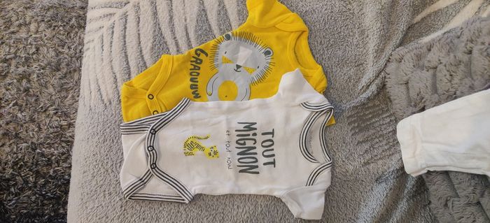 Lot 2 body 1 mois tigre blanc et jaune garçon