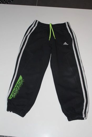 Jogging Adidas taille 5/6 ans