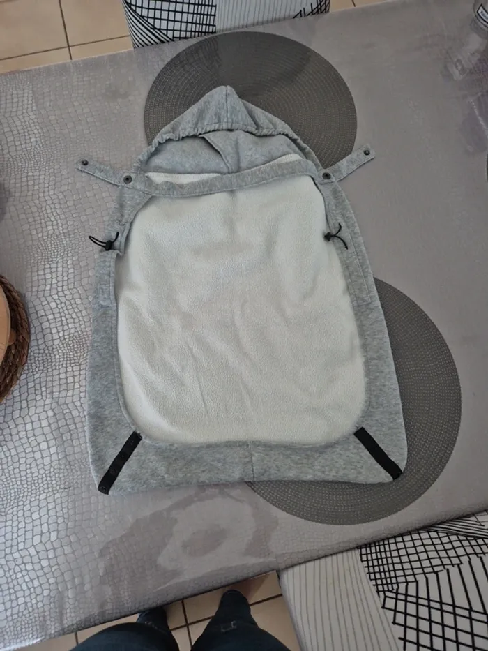 Couverture pour porte bébé - photo numéro 2
