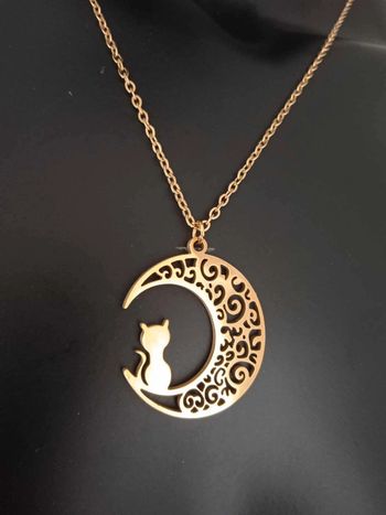 Collier fantaisie chat sur la lune