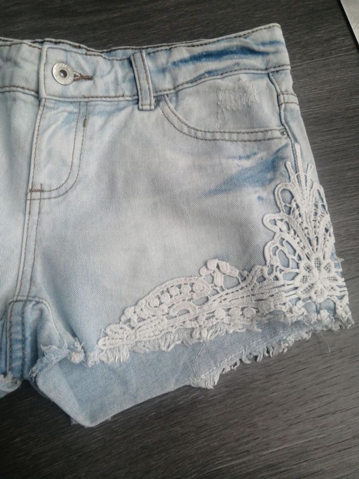 Short en jean à dentelle + effet usé T. 34 - photo numéro 3