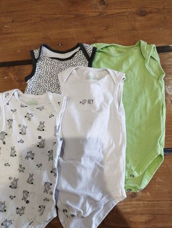 Lot 4 bodies 3/ 6 mois