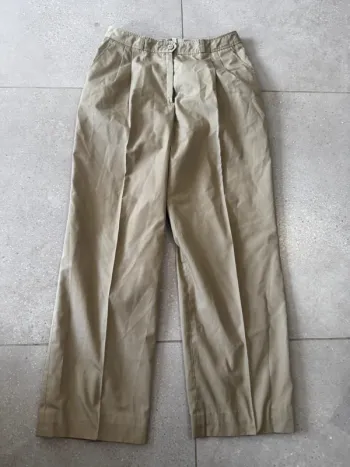 Pantalon beige, très bon état, 34x95cm