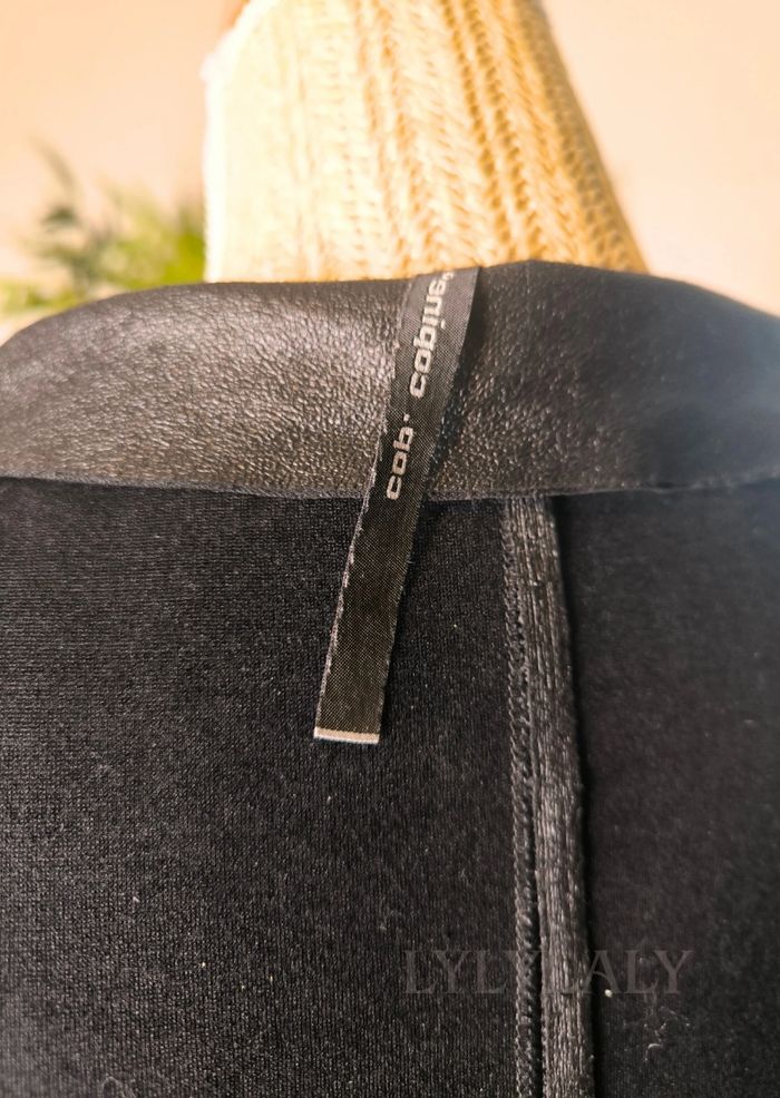 Robe Cop Copine noire col claudine en parfait état - photo numéro 5