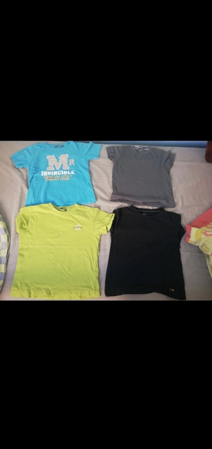 Lot 4 TS manches courtes 5 ans diverses marques