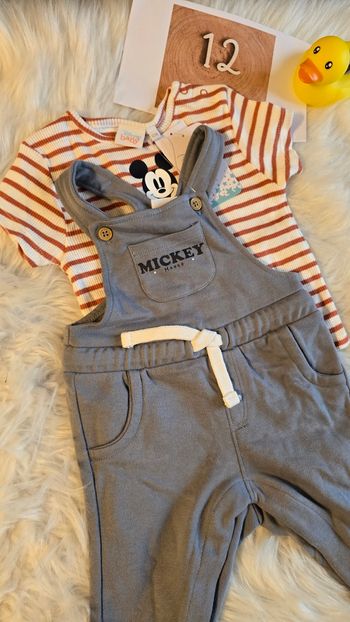 NEUF (non portés)🏷💙 🤩😍superbe ensemble mickey : salopette et teeshirt mc 12 mois garçon💙