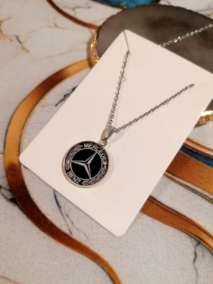 Collier Mercedes Benz