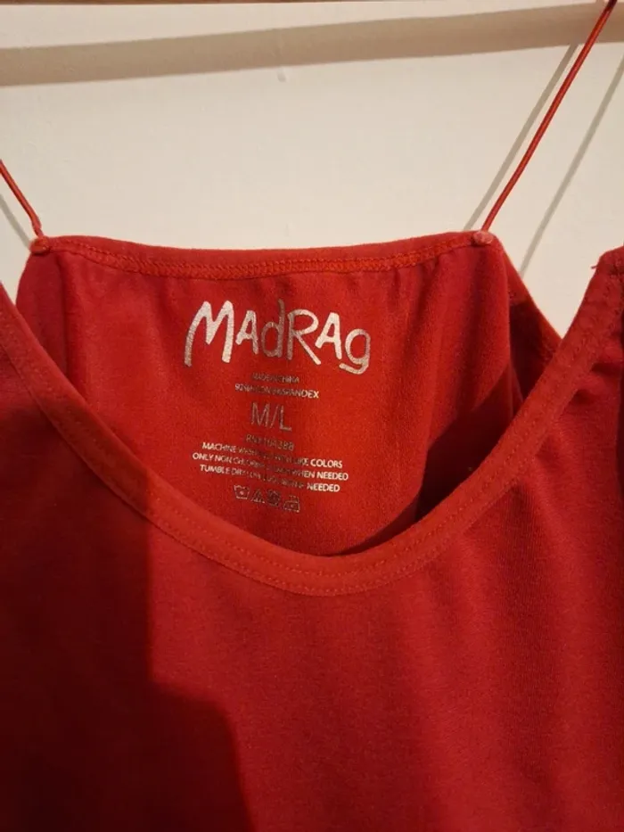 Petit débardeur femme rouge 🔥 - photo numéro 3