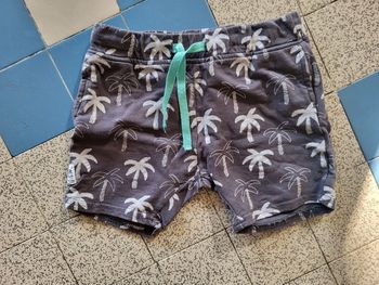 Short 3 ans