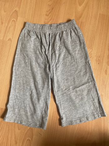 Bas de pyjama/pantacourt gris T. 8 ans/126 cm garçon TBE
