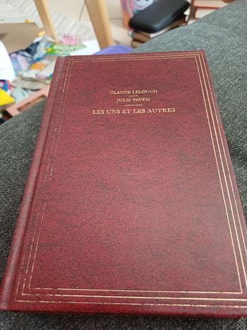 Livre Les uns et les autres
