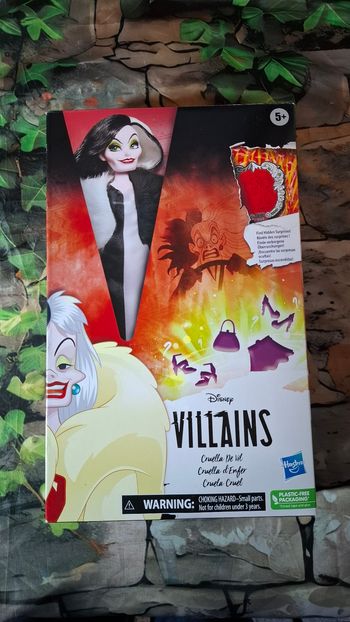 Poupée Disney Vilains Cruella d'enfer Hasbro