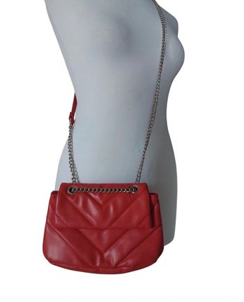 Sac à main avec bandoulière chaîne couleur rouge excellent état